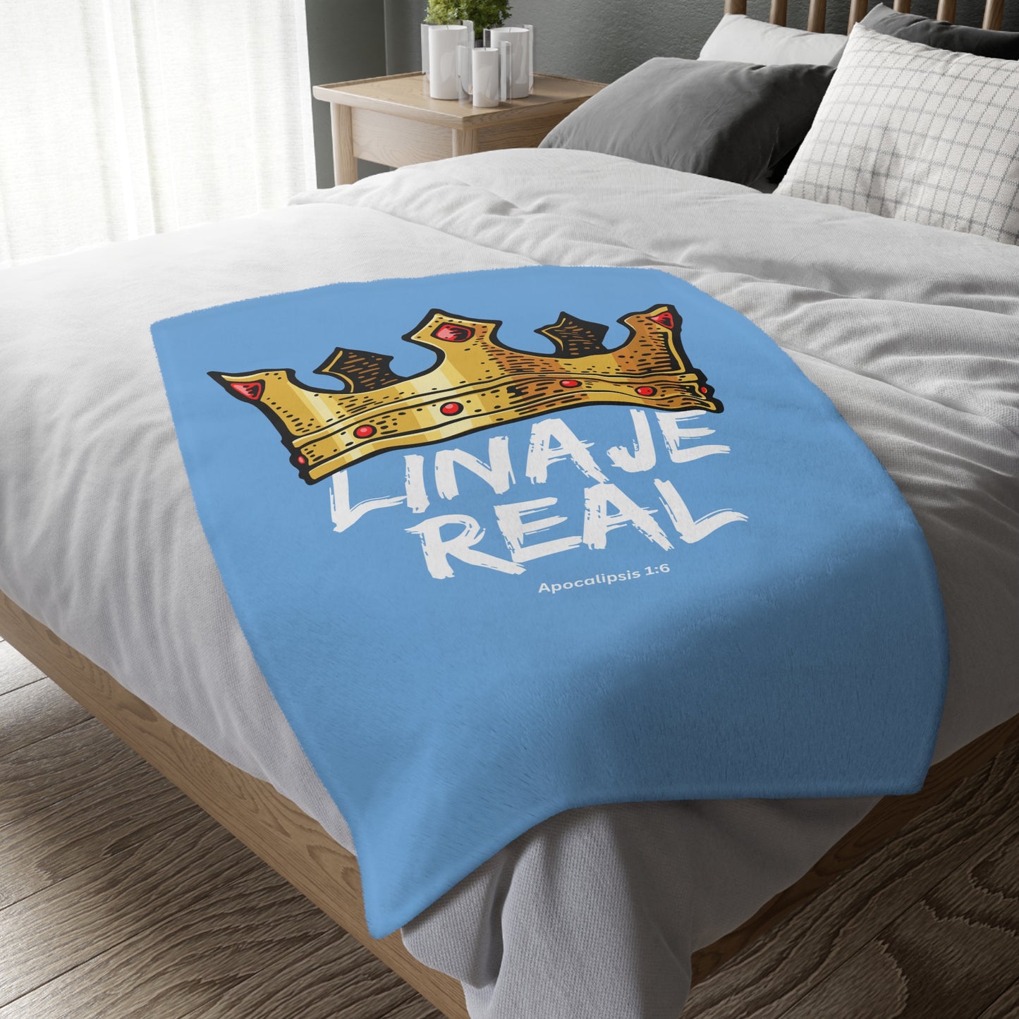 LINAJE REAL Crown Microfiber Blanket - Cozy Two-Sided Print for Comfort and Inspiration