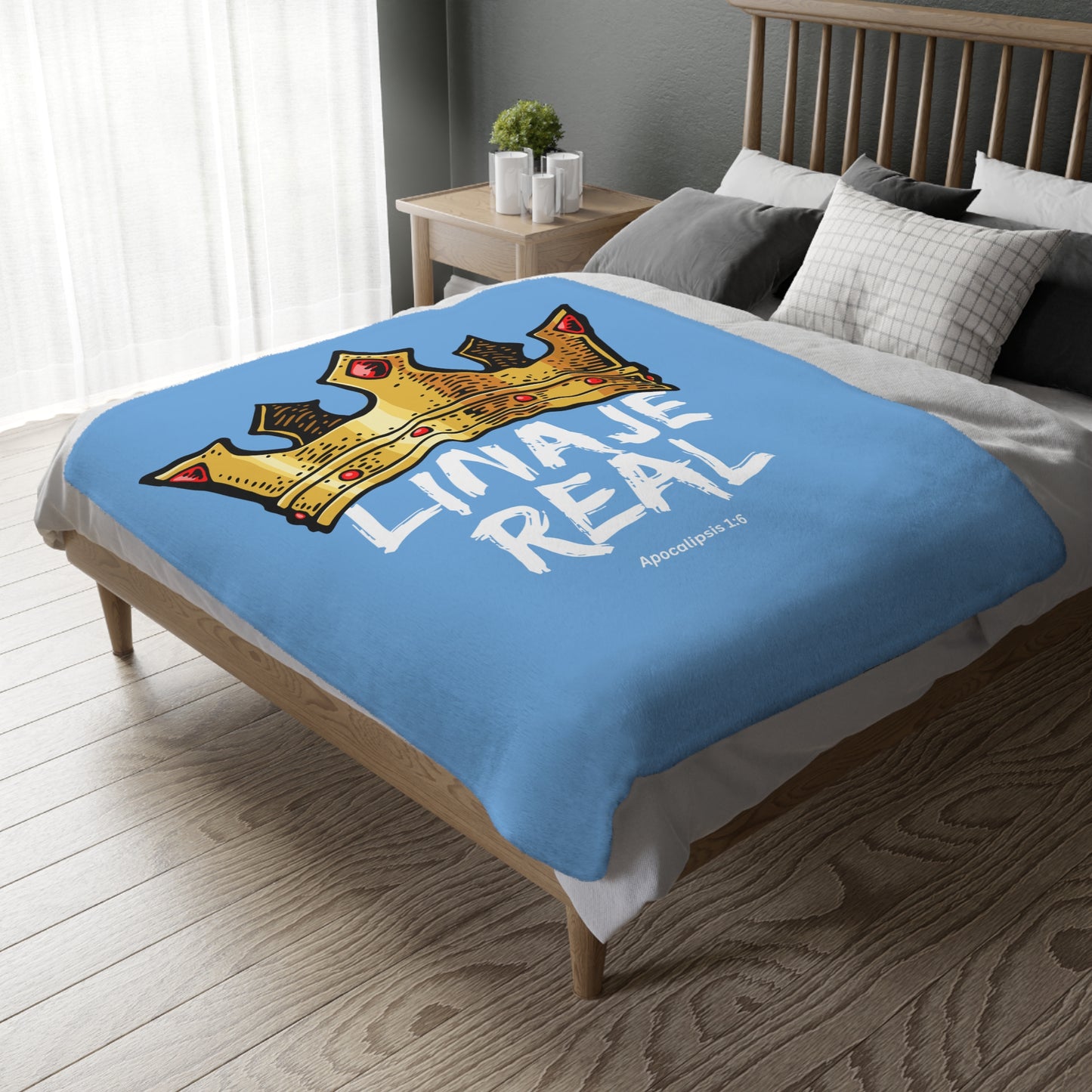 LINAJE REAL Crown Microfiber Blanket - Cozy Two-Sided Print for Comfort and Inspiration